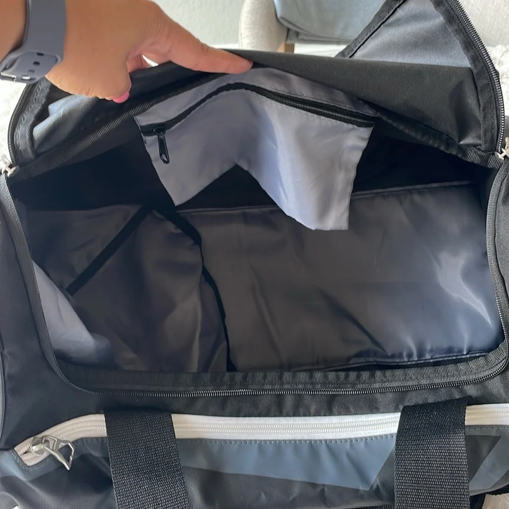 🔥Adidas Black and Gray Duffel Bag🔥